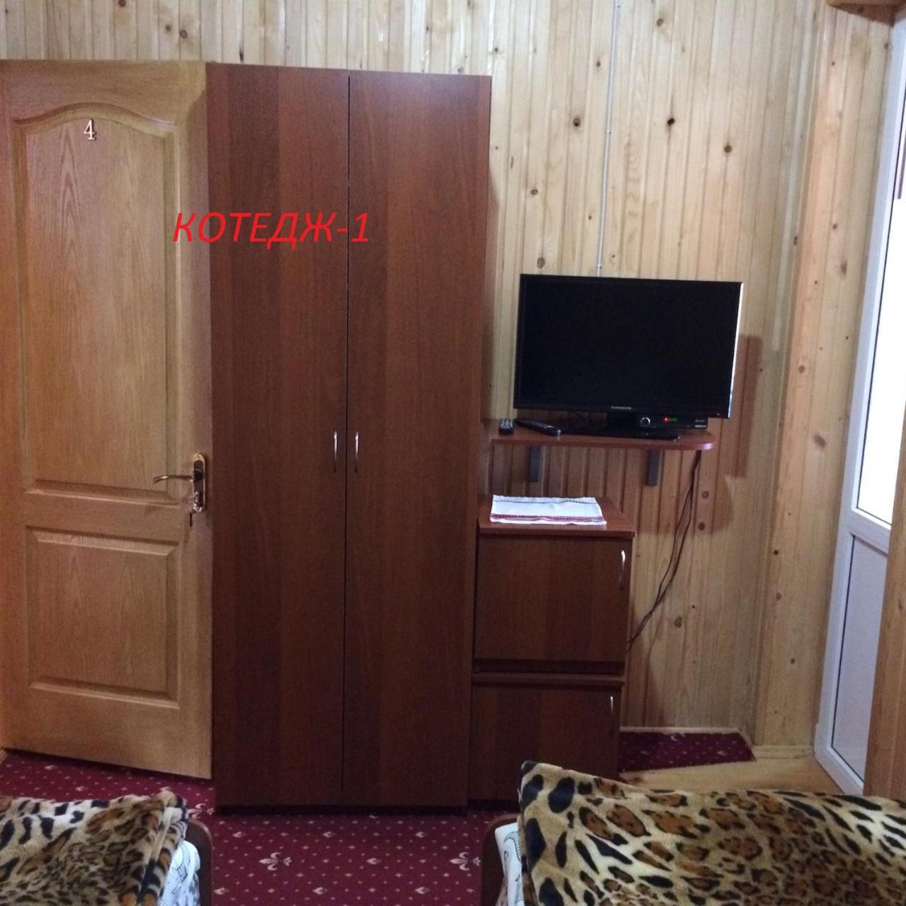 Котедж ,,Тік" Hotel Tatariv Ngoại thất bức ảnh